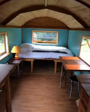 Les Roulottes De L'airou Luxury tent *