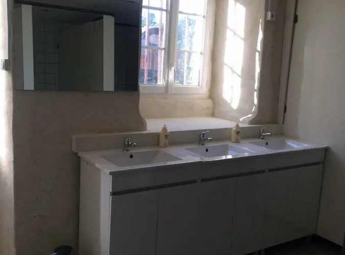 Les Roulottes De L'airou אוהל מפואר