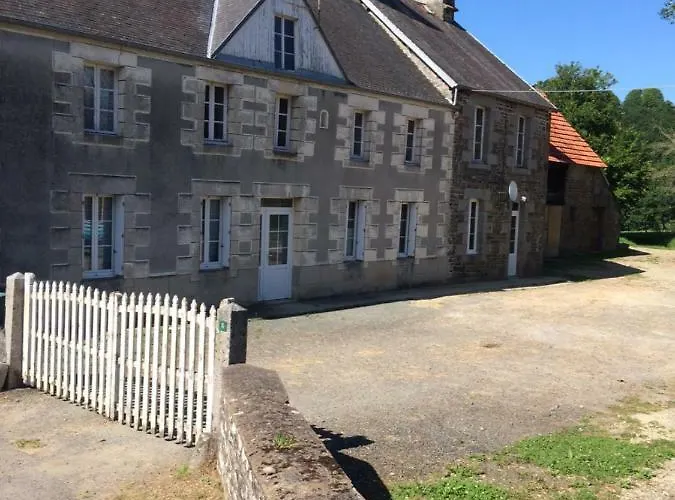 Les Roulottes De L'airou Beauchamps (Manche)